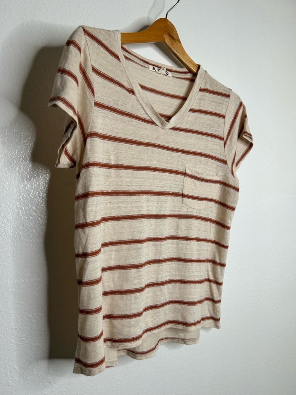 AMO Neutral Striped Lightweight V - Neck T - Shirt Size Small - Picture 2 of 15